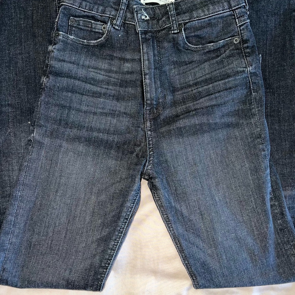 Selling this small black jeans Zara